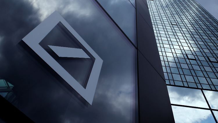 Düstere Zeiten bei Deutschlands größtem Bankinstitut