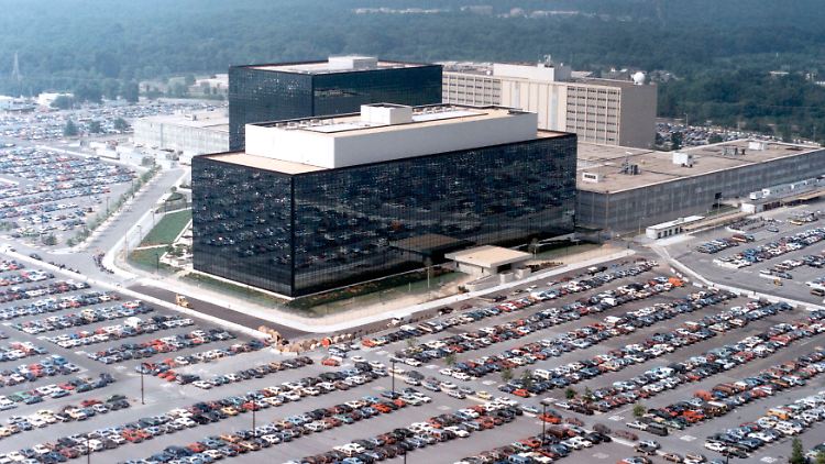 Zum zweiten Mal steht ein Mitarbeiter von Booz Allen Hamilton bei der NSA unter Verdacht. 