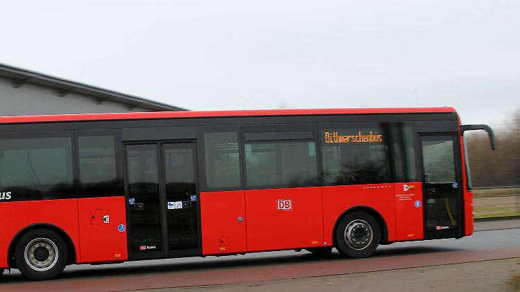 Auch in Norddeutschland betreibt DB Regio bereits Bus-Nahverkehrslinien, wie etwa den "Dithmarschenbus".