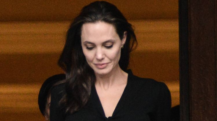 Demnächst offiziell Alleinerziehende mit sechs Kindern? Angelina Jolie.