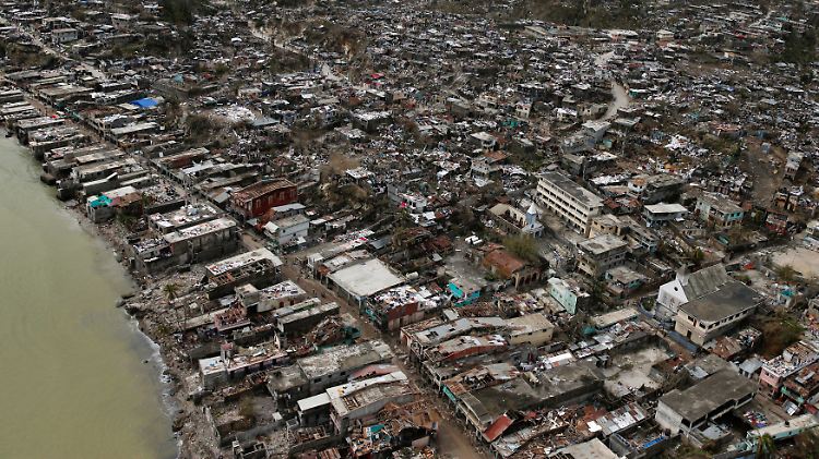 Haiti hat immer noch mit den Folgen des schweren Erdbebens von 2010 zu kämpfen und wurde nun erneut von dem schweren Sturm verwüstet.