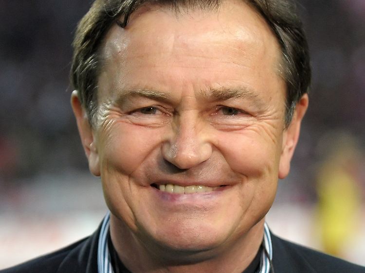Ewald Lienen, auch bekannt als "Zettel-Ewald", konnte die Arminia mit seinem Konzept von sich überzeugen.