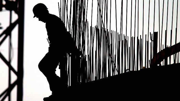 Die Berufsgenossenschaft fühlte sich für den angeblich selbstständig arbeitenden Bauarbeiter nicht zuständig.