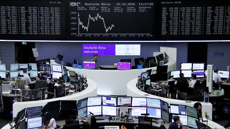 Schwacher Stellenaufbau, leicht steigende Arbeitslosenquote: Mit dem "Job Report" für September sind Anleger im Dax in Sachen US-Leitzins fast so schlau wie zuvor.