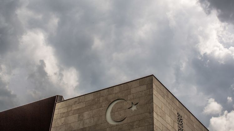 Die Asylgesuche türkischer Diplomaten könnten zum neuen Zankapfel zwischen Berlin und Ankara werden.