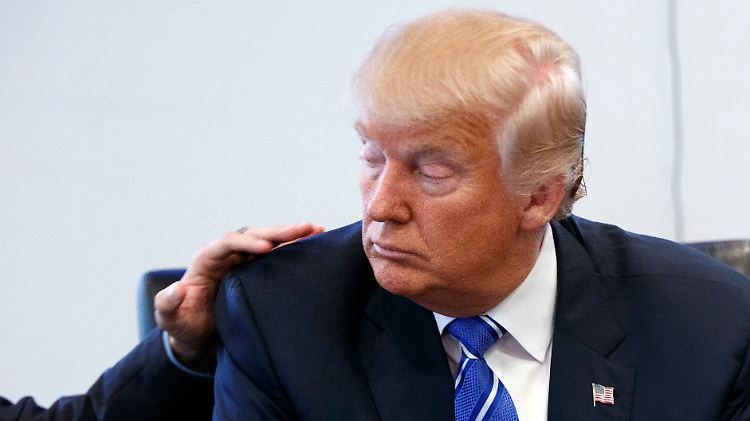 Trump zählt die Verfehlungen anderer auf.
