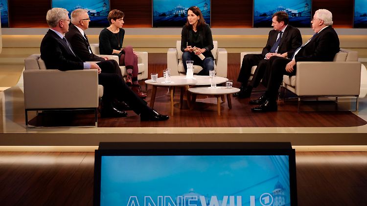 Diesmal bei Anne Will (Mitte) zu Gast: Norbert Röttgen, Harald Kujat, Katharina Ebel, Wladimir Grinin und John Kornblum (von links nach rechts)