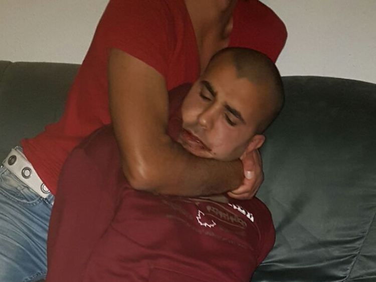 Al-Bakr - hier auf dem Bild zu sehen, das seine Landsleute bei der Polizei vorzeigten - wurde in seiner Zelle erhängt aufgefunden.