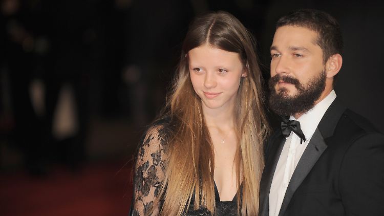Mia Goth und Shia LaBeouf 2014 in London.
