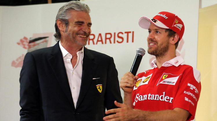 Nach Baldisserris Meinung leidet das Ferrari-Team mit Maurizio Arrivabene (l.) als Teamchef unter mangelnder Innovation. 