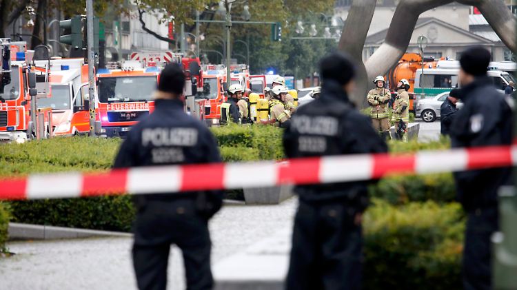 Massives Aufgebot an Einsatzkräften: In den ersten Minuten nach der Alarmierung mussten die Behörden mit dem Schlimmsten rechnen.