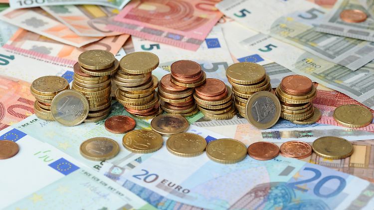 Der Steuerzahler soll schon ab Januar 2017 mehr Geld im Portemonnaie haben.