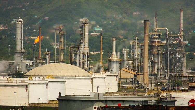 Die Opec-Staaten wollen ihre Produktion künftig auf 32,5 bis 33,0 Barrel täglich zurückfahren.
