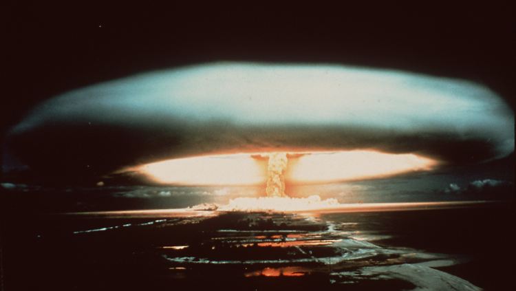 Schirinowskis Horrorvision im Falle einer Wahl Clintons: der nukleare Holocaust (im Bild zu sehen ein französischer Wasserstoffbombentest auf Mururoa im Jahr 1971)