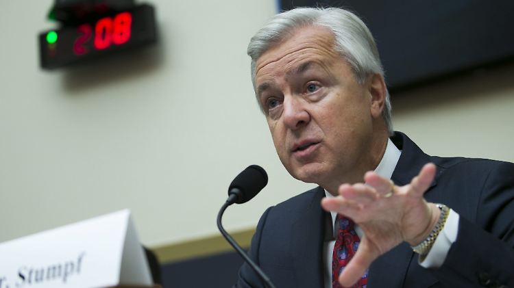 Erklärte im Zuge der Scheinkonten-Affäre seinen Rücktritt: Wells-Fargo-CEO John Stumpf