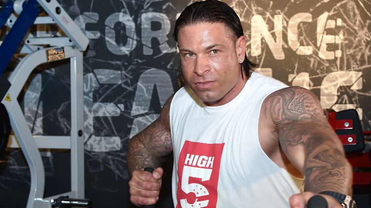 Tim Wiese verspricht ein großartiges Spektakel und gibt sich unschlagbar.