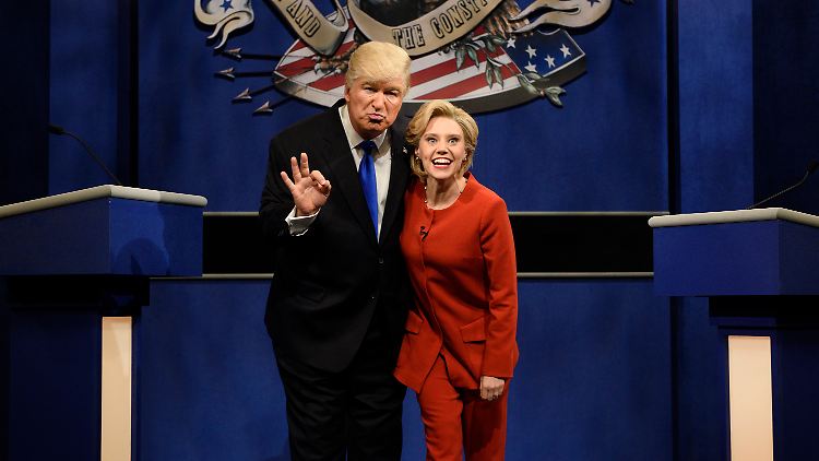 Alec Baldwin und Kate McKinnon als Donald Trump und Hillary Clinton.