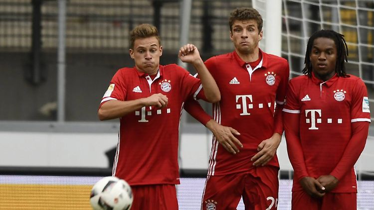 Gehörig unter Druck: Der FC Bayern gegen Frankfurt.