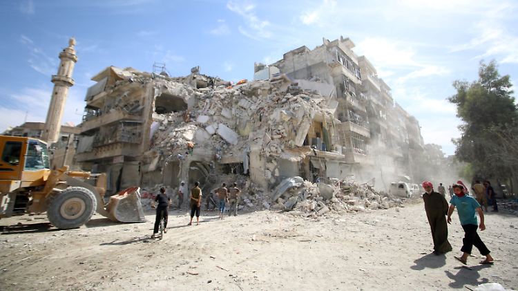 Von Rebellen gehaltene Viertel Aleppos sind nach wie vor das Ziel von syrisch-russischen Luftangriffen.