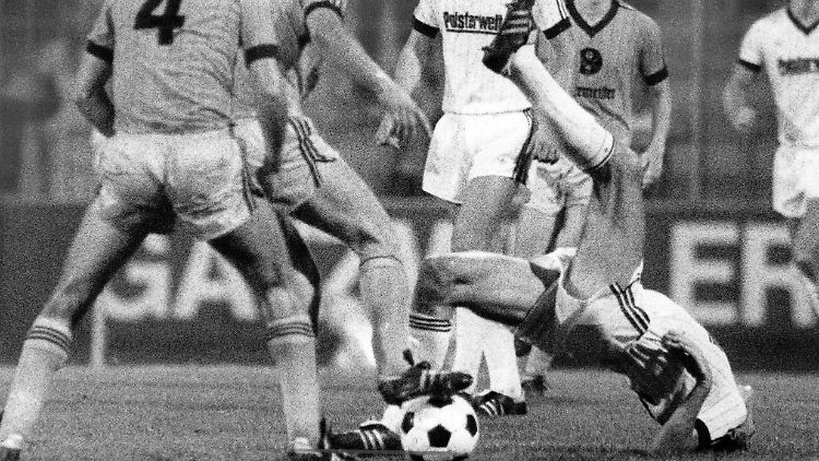 In der Bundesliga ging es schon immer hart zur Sache.