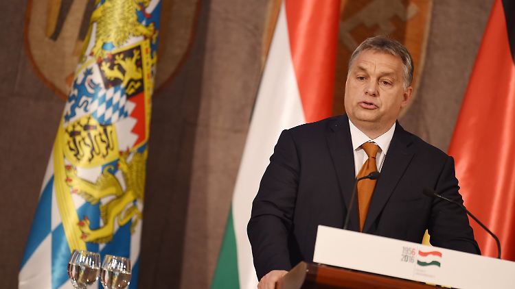 Gedenken an den 60, Jahrestag des Ungarn-Aufstandes: "Die Grenzöffnung 1989 und der Grenzschutz heutzutage sind zwei Seiten einer Medaille", sagt Viktor Orban.