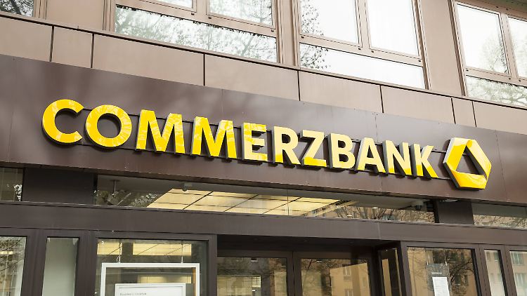 Die Commerzbank wird sukzessiv tausende Stellen abbauen.