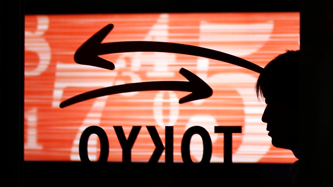 2010-11-04T084230Z_01_TOK303_RTRMDNP_3_MARKETS-JAPAN-STOCKS.JPG5800385944679863563.jpg