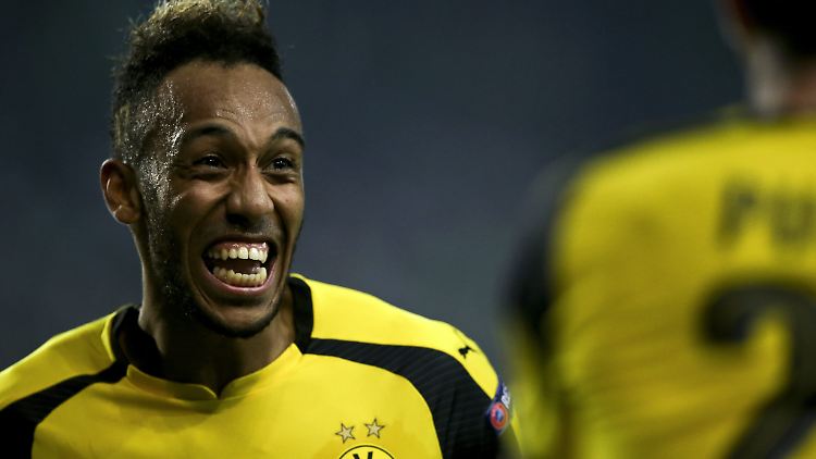 Aubameyang bejubelt seinen Treffer, die Anleger den BVB-Sieg in der CL bei Sporting Lissabon.