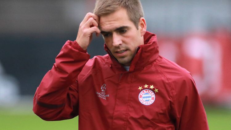 Bayern-Kapitän Philipp Lahm vermisste beim glücklichen 2:2 in Frankfurt die richtige Einstellung bei den Münchnern - auch bei sich selbst.