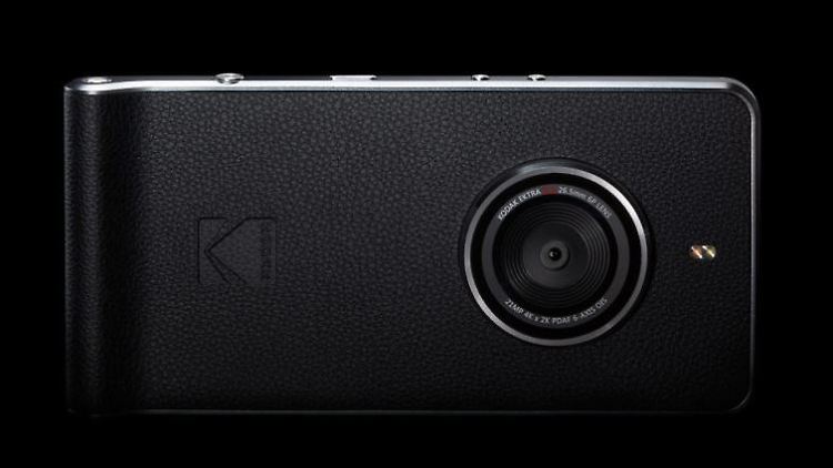 Das Kodak Ektra gleicht von vorne mehr einer Kamera als einem Smartphone.