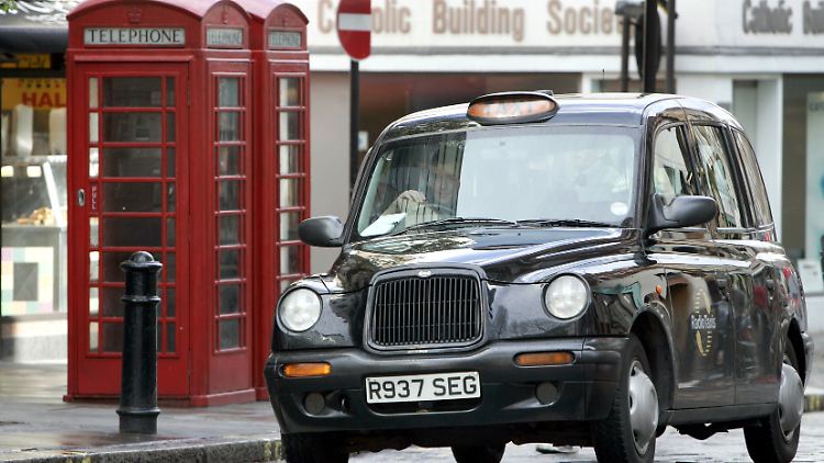 London-Touristen können James Bonds Spuren folgen.