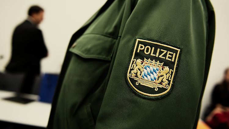 Anhänger der "Reichsbürger"-Ideologie bei der Polizei? Das Innenministerium im Freistaat will die Fälle "prüfen" (Symbolbild).