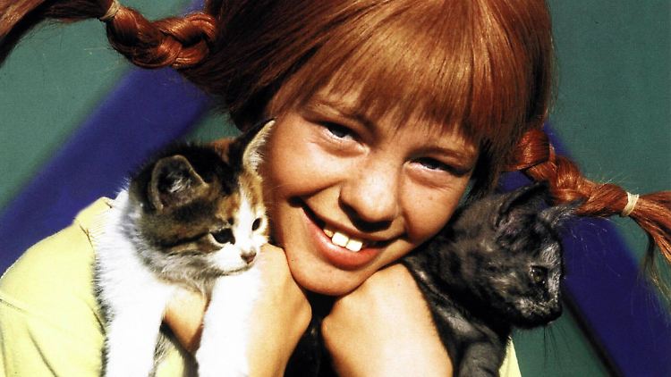 Zum Glück hat Pippi Langstrumpf einen Goldschatz, um angemessen für Pferd, Affe, Vogel und Katzen zu sorgen.