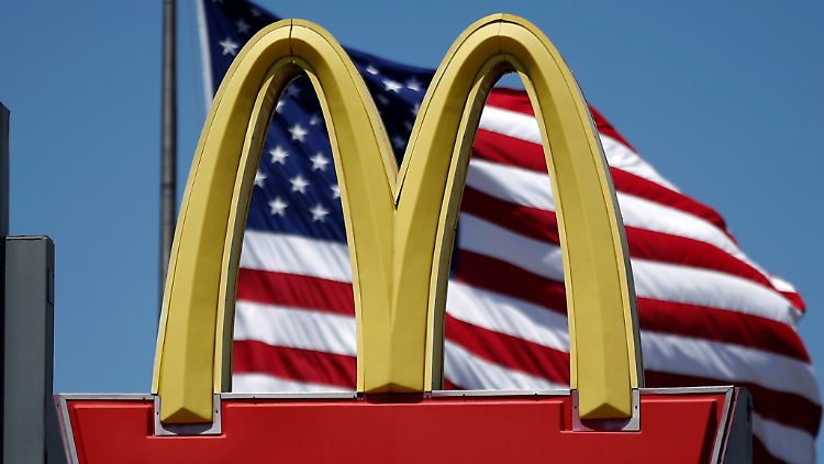 Gelb wie frittierte Kartoffelstäbchen: Das Logo von McDonald's, hier vor einer Filiale in Los Angeles.