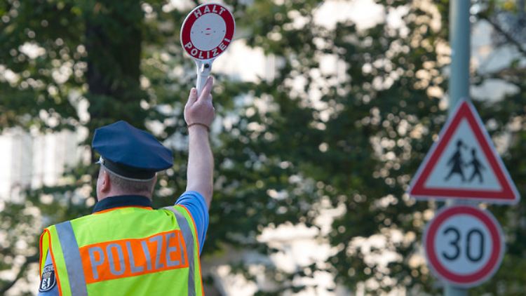 Die Beamten hätten den kooperativen Mann disziplinieren wollen, befindet das Gericht.