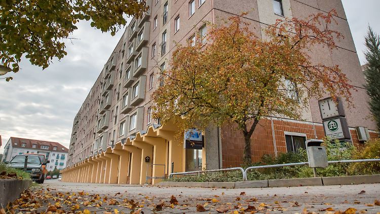 Der 17-Jährige stürzte sich aus dem fünften Stock seiner Unterkunft.