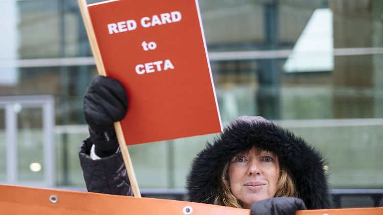 Belgien zeigt Ceta die rote Karte. Ganz abgeschlossen hat die EU aber noch nicht mit dem Abkommen.