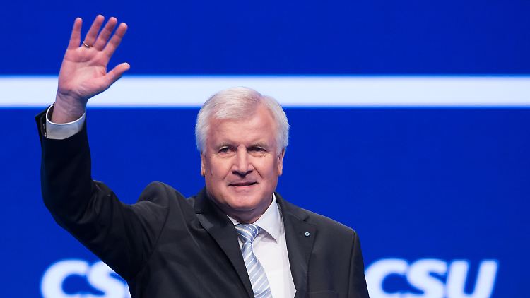 Horst Seehofer sagt bye-bye. Zumindest langfristig: Denn ein weiteres Mal möchte der aktuelle CSU-Chef kein Spitzenkandidat mehr sein.