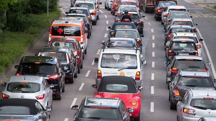 Ob die Regierung tatsächlich die Differenz zwischen der eingetriebenen und der den CO2-Emissionen entsprechenden Steuer eintreibt, ist ungewiss.