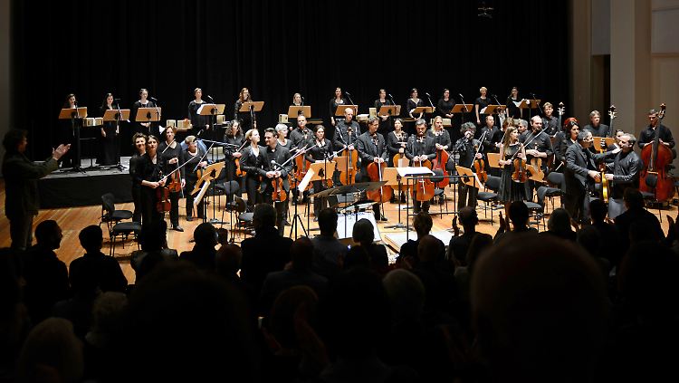 Die Aufführung des Dresdner Sinfonieorchesters war für den 13. November geplant.