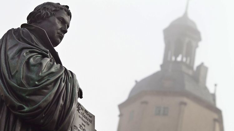 Martin Luther - eine tief in der mittelalterlichen Frömmigkeit verwurzelte Gestalt. Das revolutionäre an ihm waren nicht seine Gedanken.