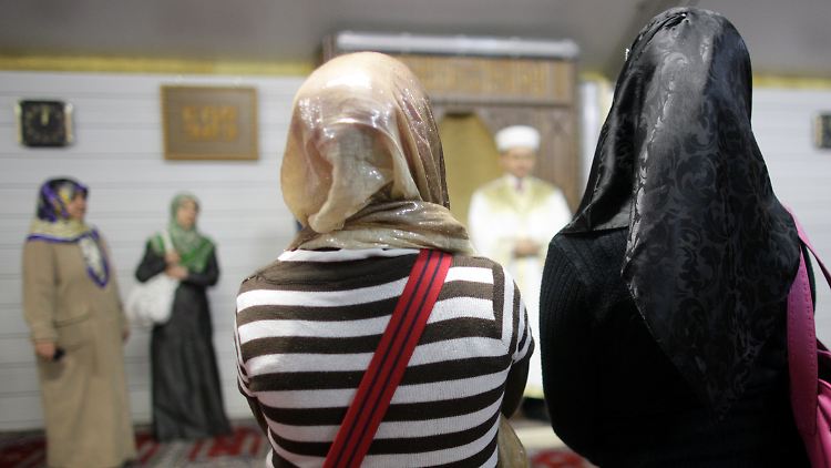Circa 90 Moscheen werden in Deutschland vom Verfassungsschutz beobachtet. (Symbolbild)