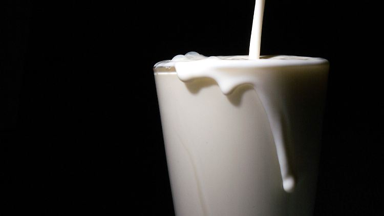Landwirte bekommen zum Teil offenbar wieder 30 Cent pro Liter Milch. Ob das ausreicht, darf angezweifelt werden.