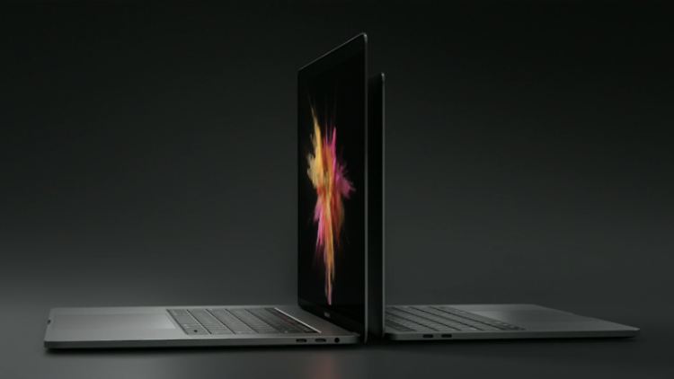 Die beiden neuen Macbook Pro Rücken an Rücken. 