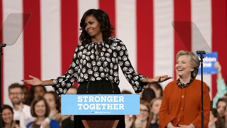 Gemeinsam machen sich Michelle Obama und Hillary Clinton stark gegen Trump.
