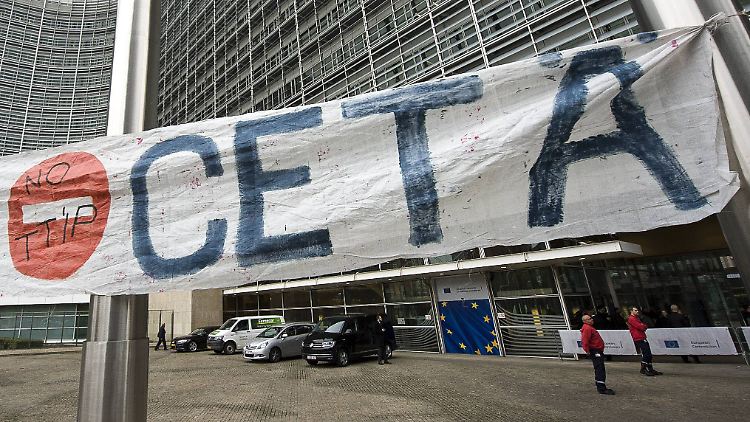 Belgien einigt sich auf die Zustimmung zu Ceta - die Proteste gegen das Freihandelsabkommen mit Kanada gehen allerdings weiter, wie hier in Brüssel.