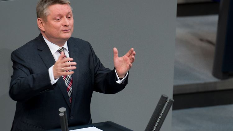 Bundesgesundheitsminister Gröhe wirbt um Unterstützung.
