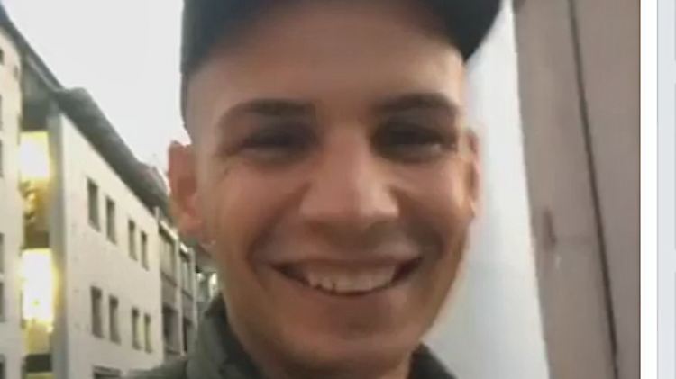 Pietro Lombardi ist sichtlich gut gelaunt: "Alles gut, macht euch keinen Kopf".
