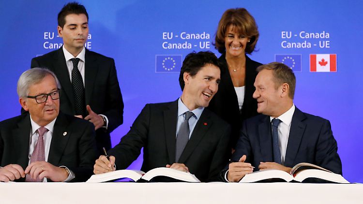 Erleichterung in Brüssel - Ceta ist unterschrieben, wenn auch noch nicht Kraft.