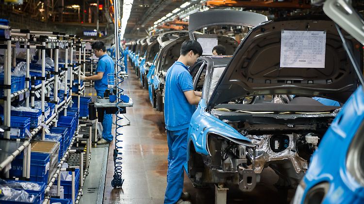 Deutsche Autobauer zahlen für ihre guten Geschäfte in China mit dem Transfer ihrer Technologie.